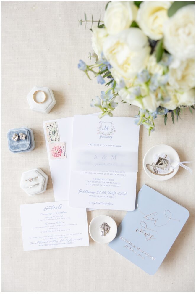 Blue and white wedding invitation 